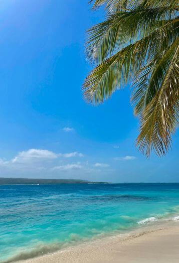 Sunny-Tropical-Beach-in-Falcon-Venezuela